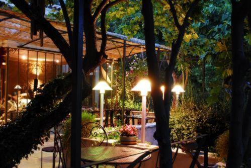 Hostellerie Le Paradou Lourmarin Buitenkant foto
